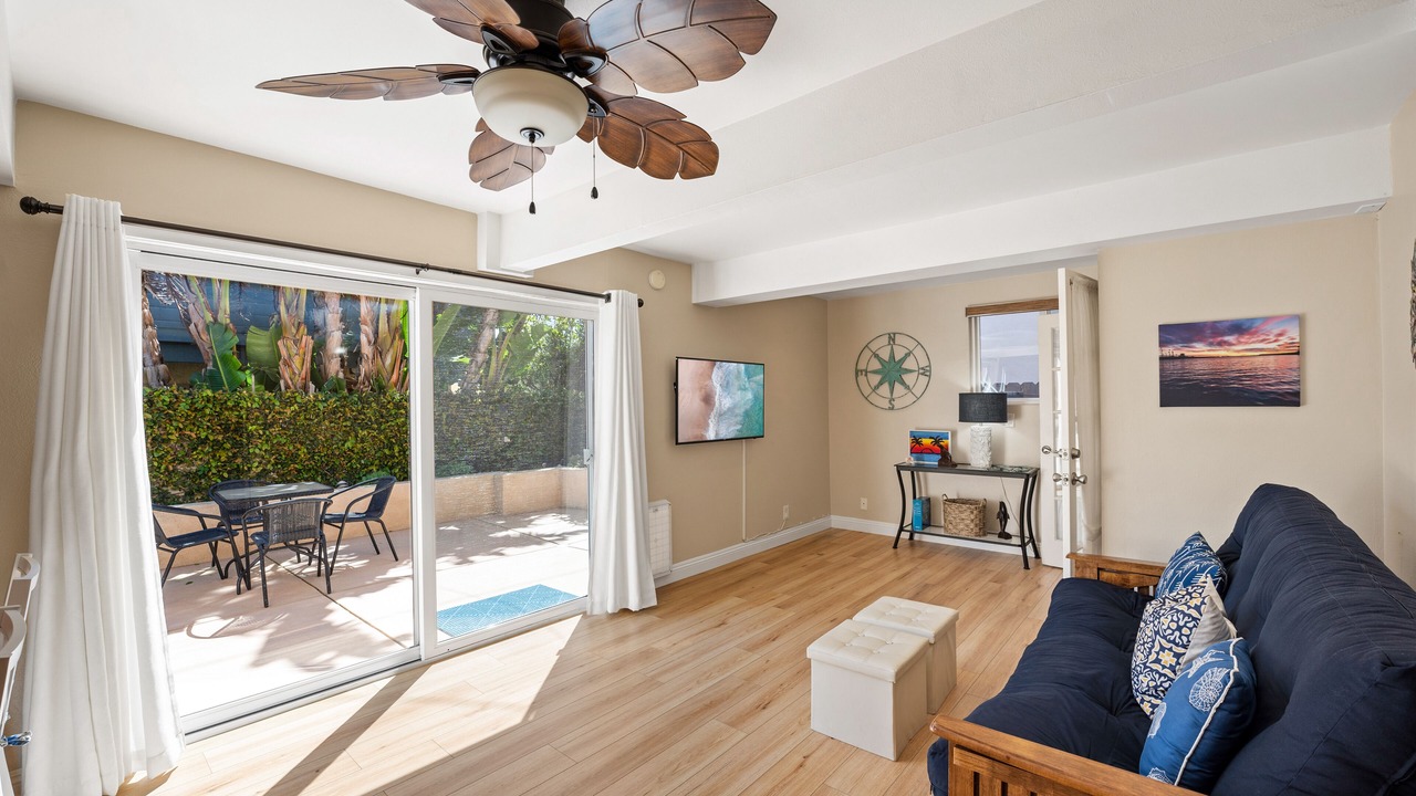 Photo of Livingroom in Silver Strand