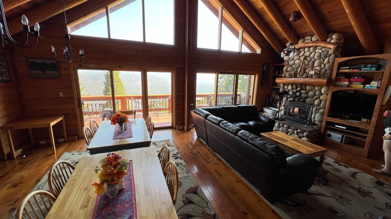 Photo of Livingroom in Groveland