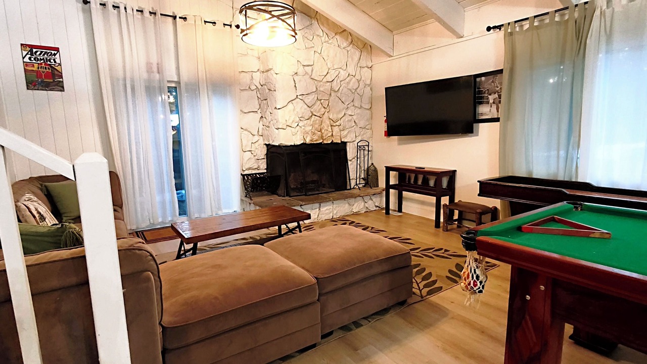 Photo of Livingroom in Tahoe Island