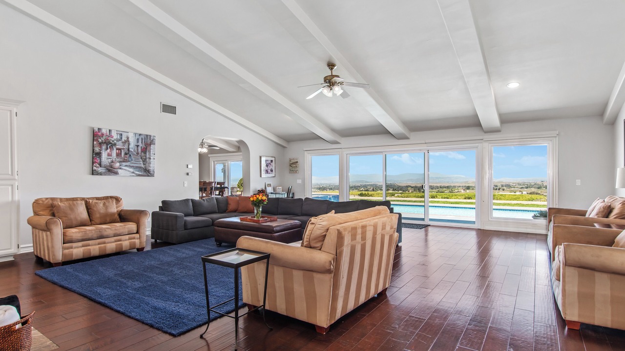 Photo of Livingroom in Temecula