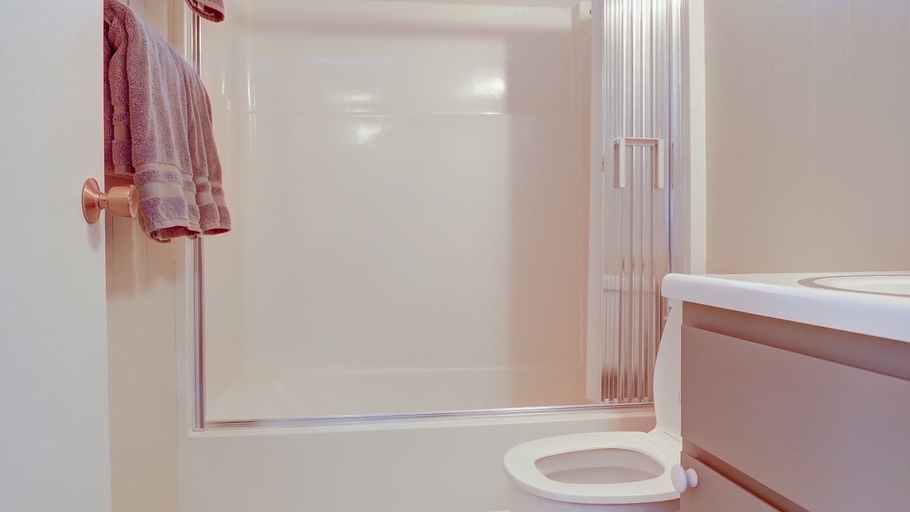 Photo of Bathroom in Groveland