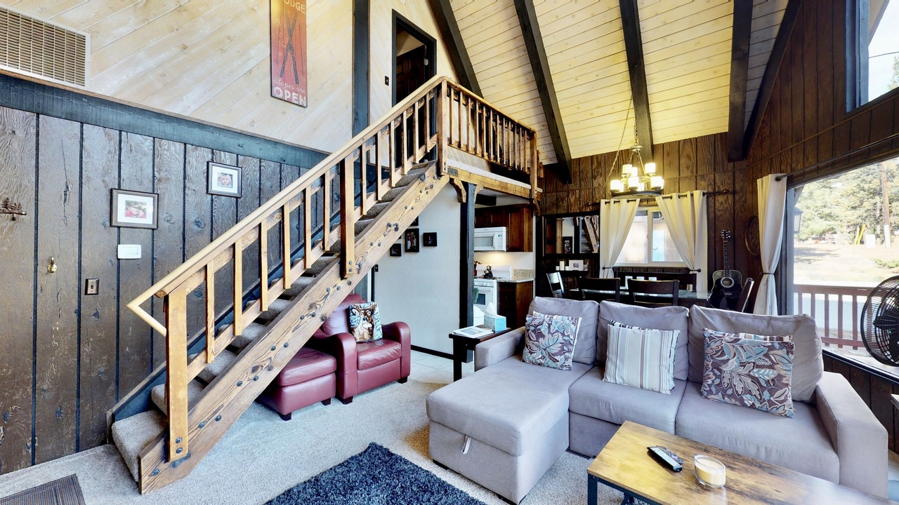 Photo of Livingroom in Upper Moonridge