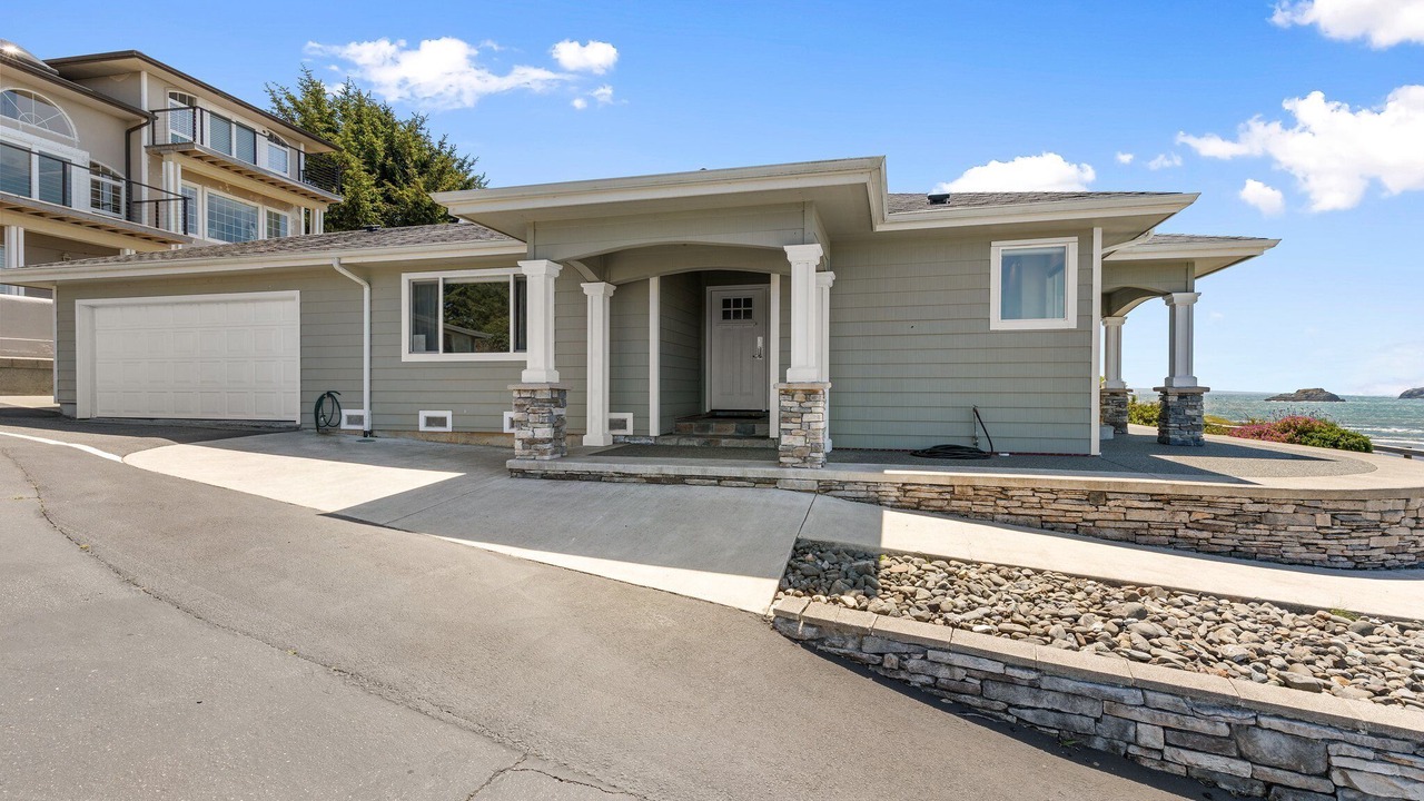 Photo of Outdoor in Crescent City North