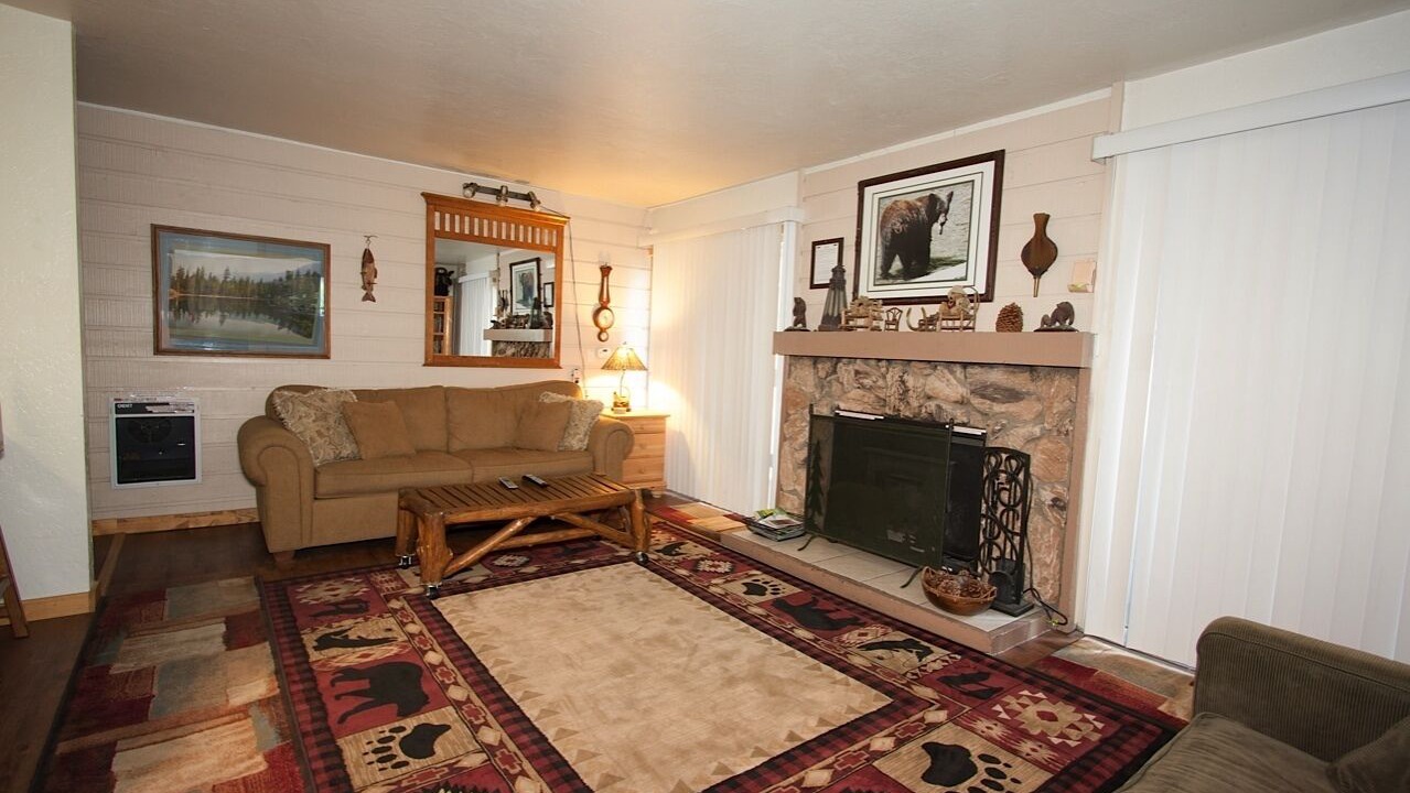 Photo of Livingroom in Mammoth Lakes