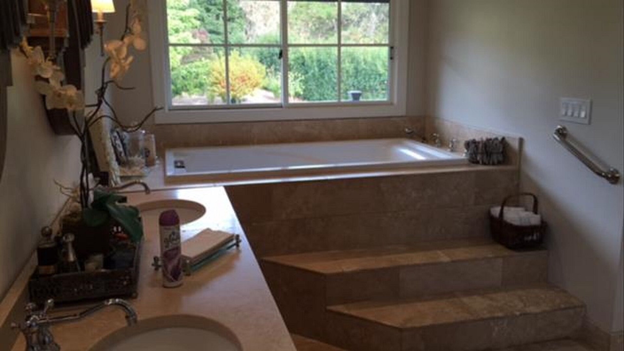 Photo of Bathroom in Coombsville