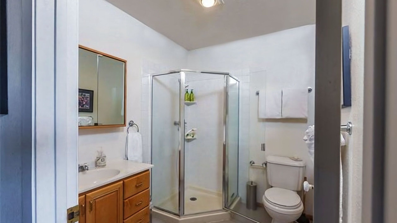 Photo of Bathroom in Mariposa