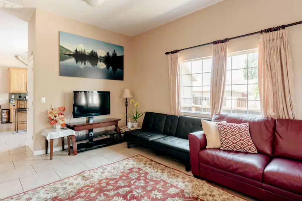 Photo of Livingroom in Northside