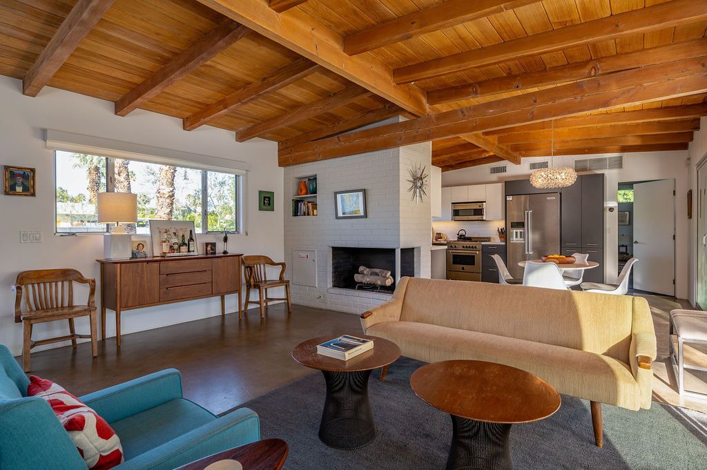 Photo of Livingroom in Tahquitz River Estates