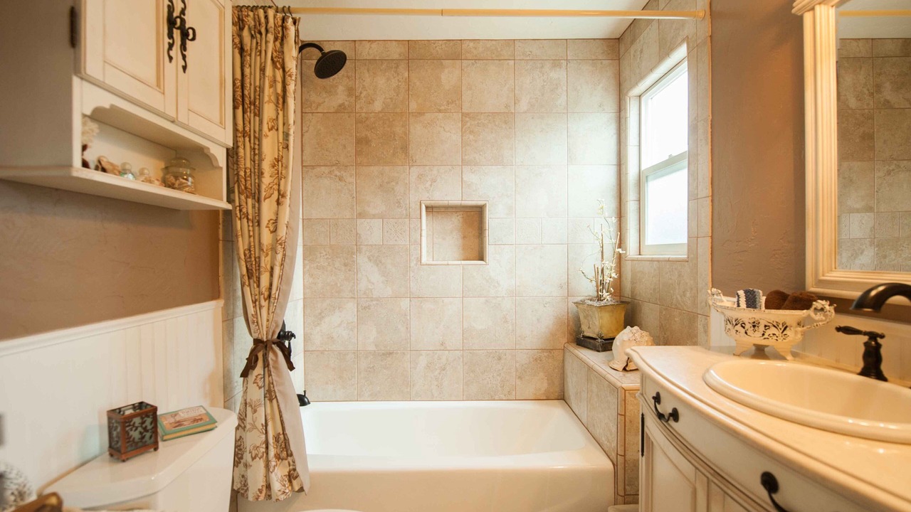 Photo of Bathroom in Bay Park