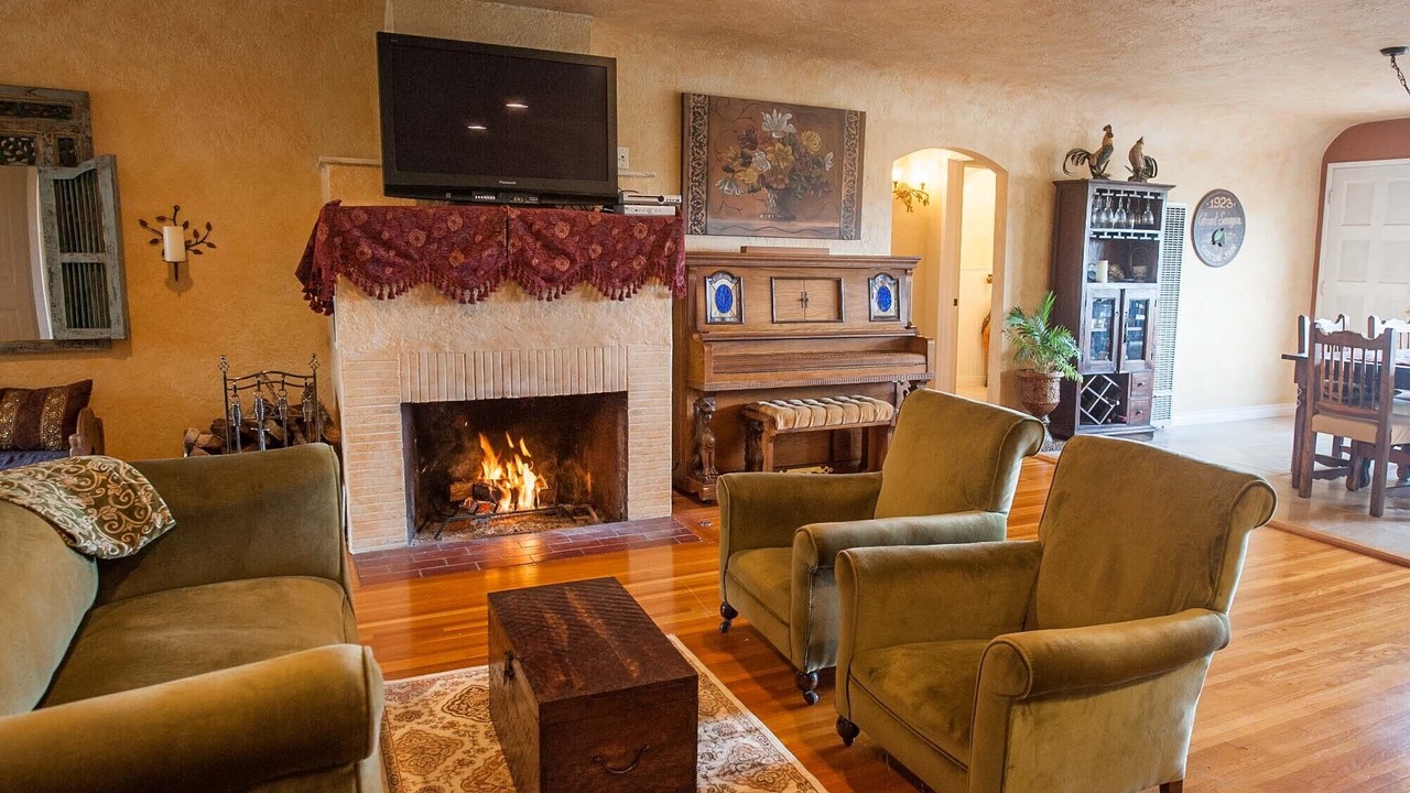 Photo of Livingroom in Bay Park