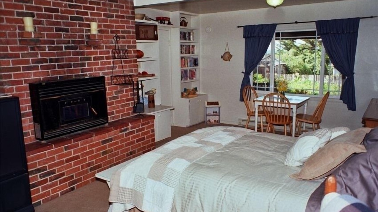 Photo of Bedroom in Salmon Creek