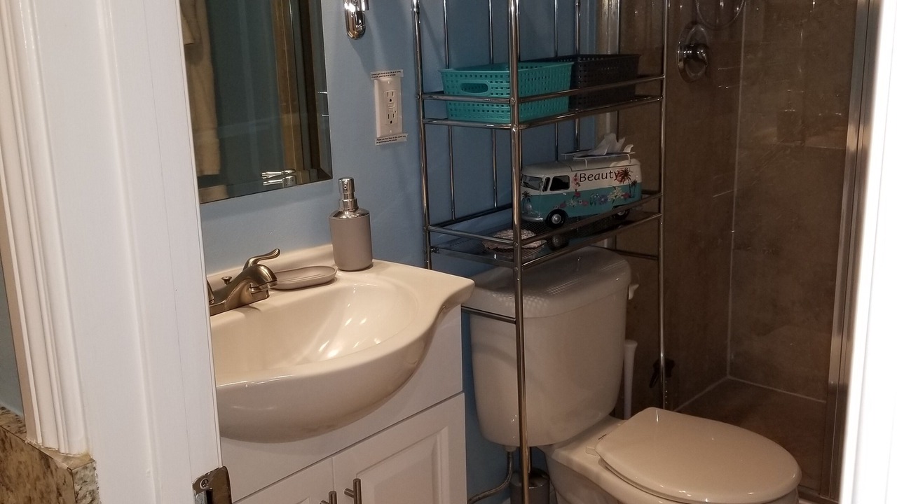 Photo of Bathroom in Harbor