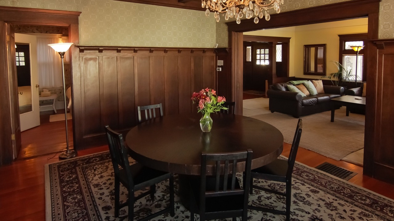Photo of Livingroom in Piedmont Avenue