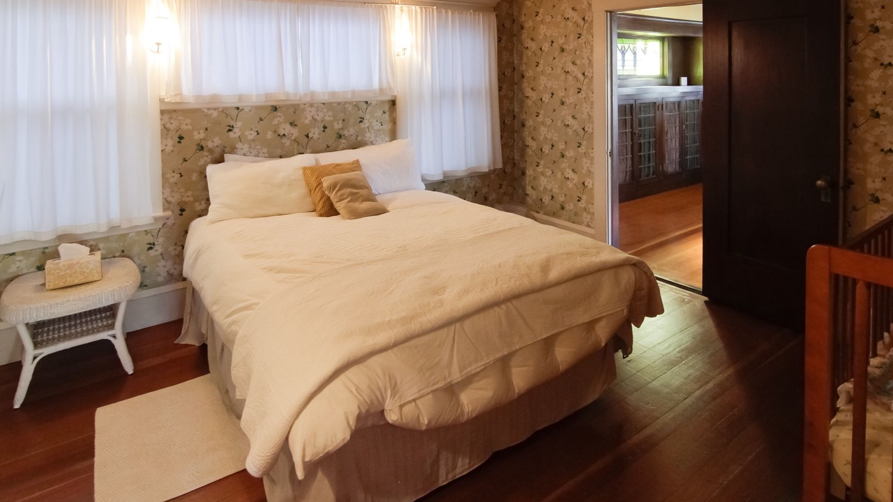 Photo of Bedroom in Piedmont Avenue