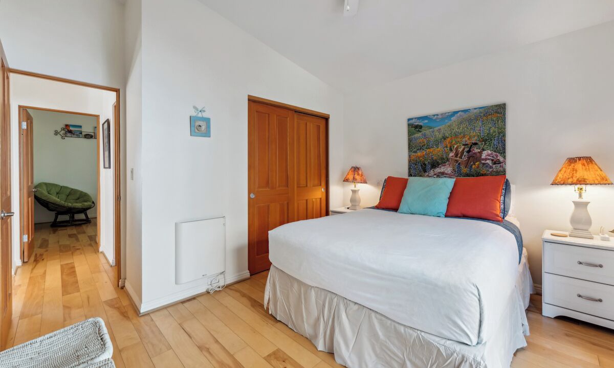 Photo of Bedroom in Summerland
