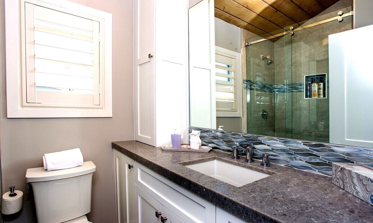 Photo of Bathroom in Central Mission Beach