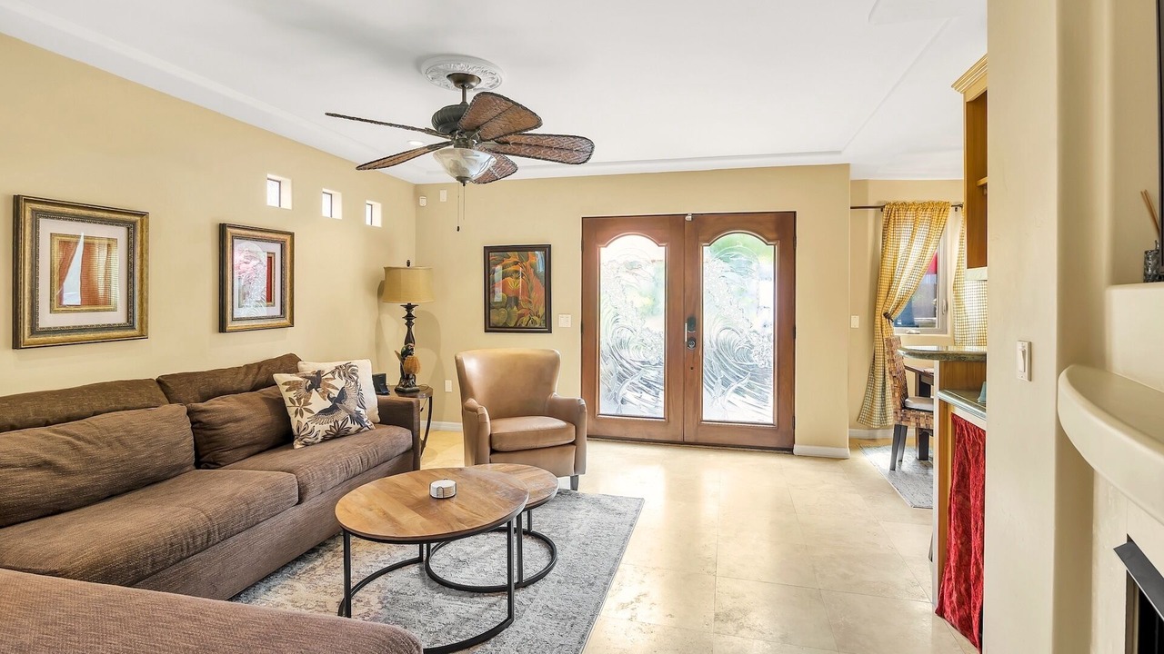 Photo of Livingroom in South Mission Beach