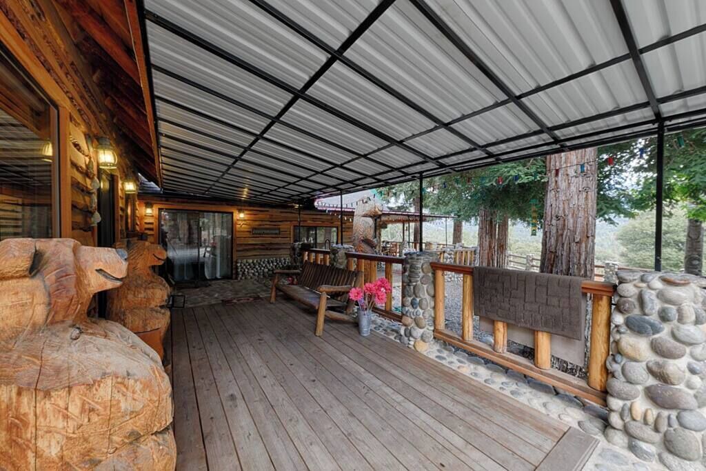 Photo of Patio Balcony in Yosemite Forks