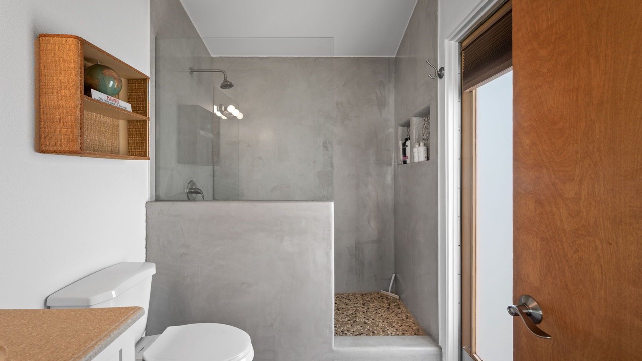 Photo of Bathroom in Magnesia Falls Cove