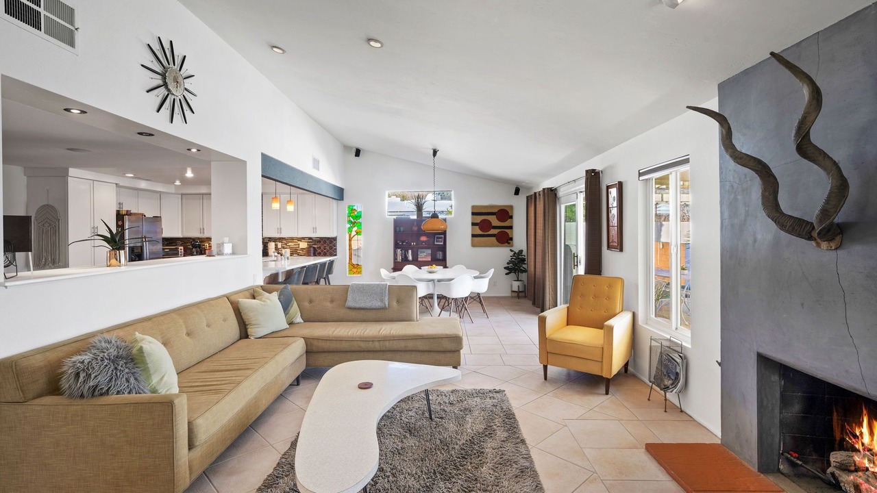 Photo of Livingroom in Magnesia Falls Cove