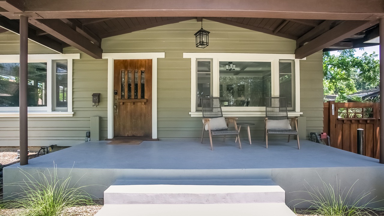 Photo of Outdoor in Bungalow Heaven