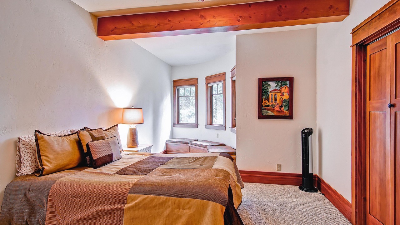 Photo of Bedroom in Yosemite National Park