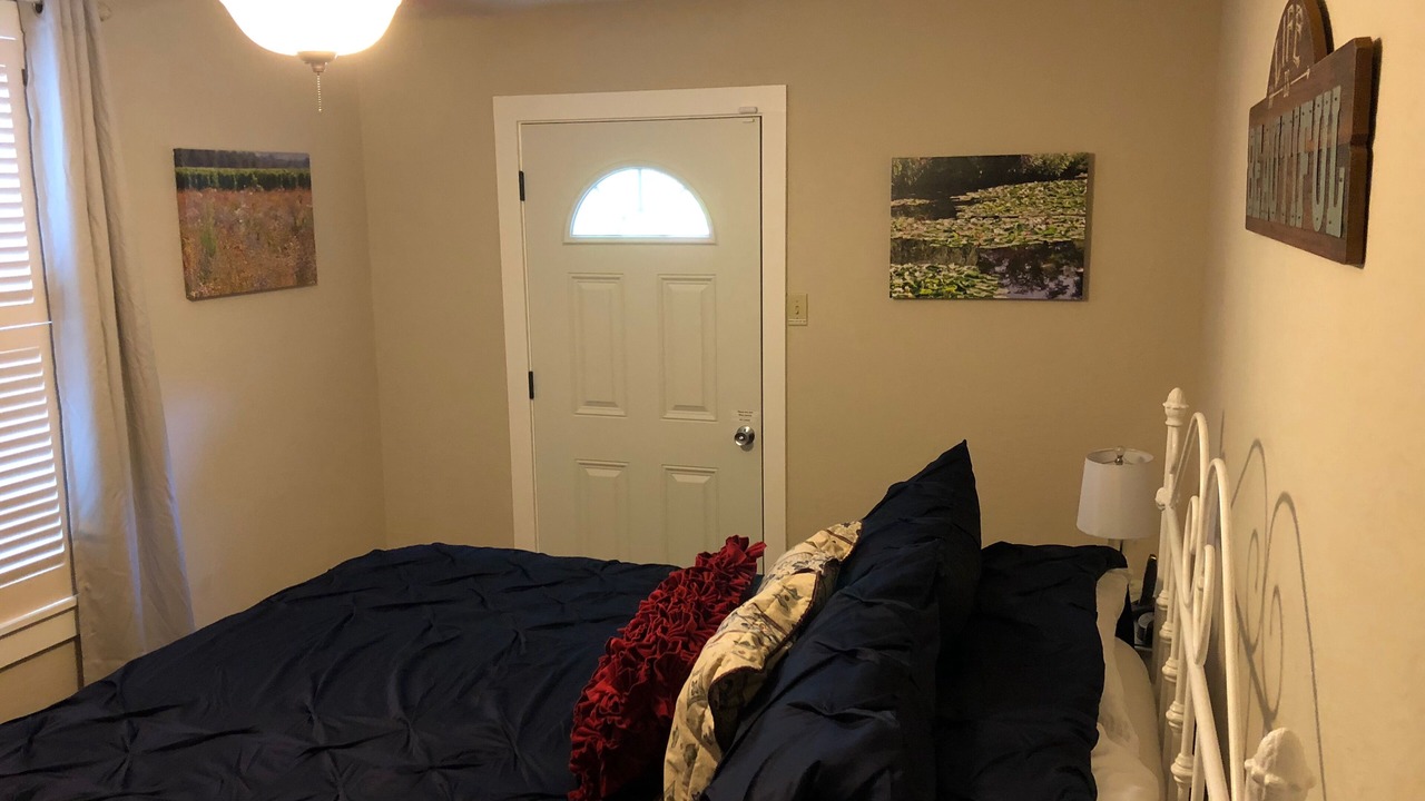 Photo of Bedroom in Kenwood