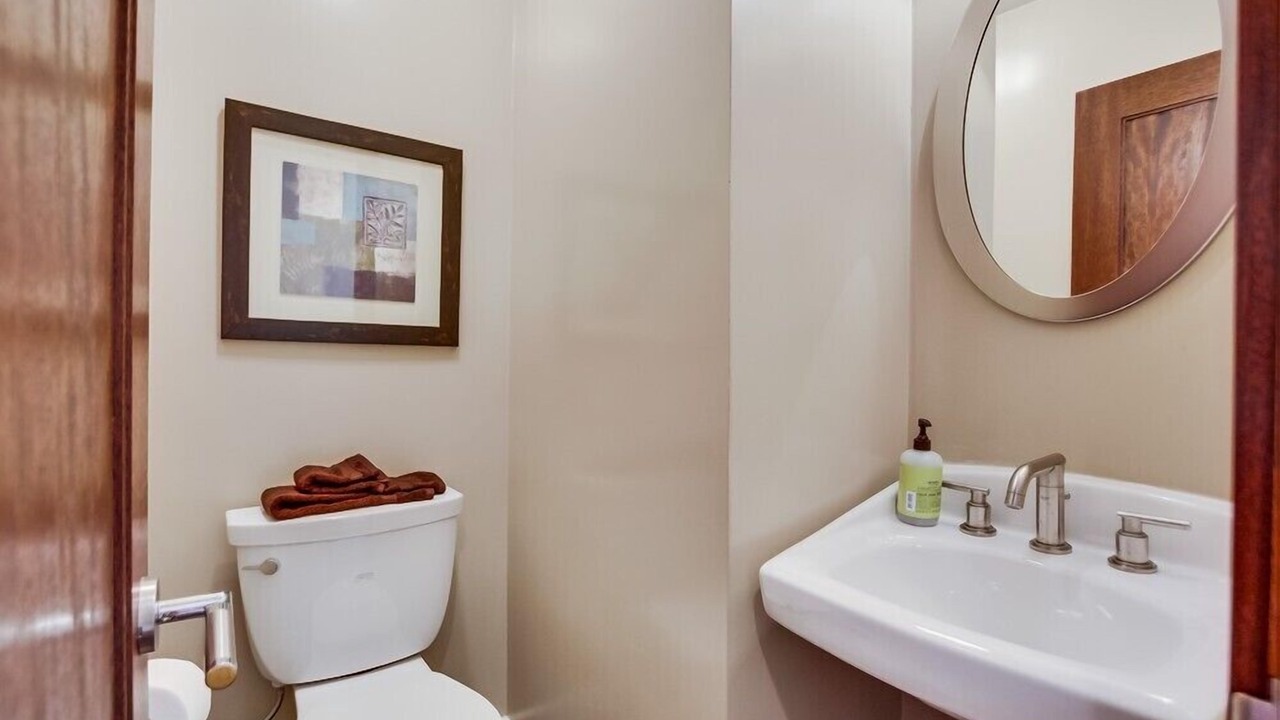 Photo of Bathroom in Central Mission Beach
