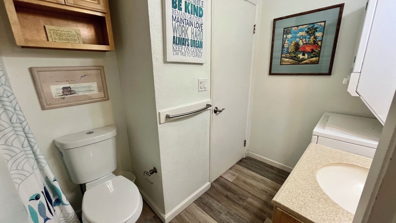 Photo of Bathroom in South Mission Beach