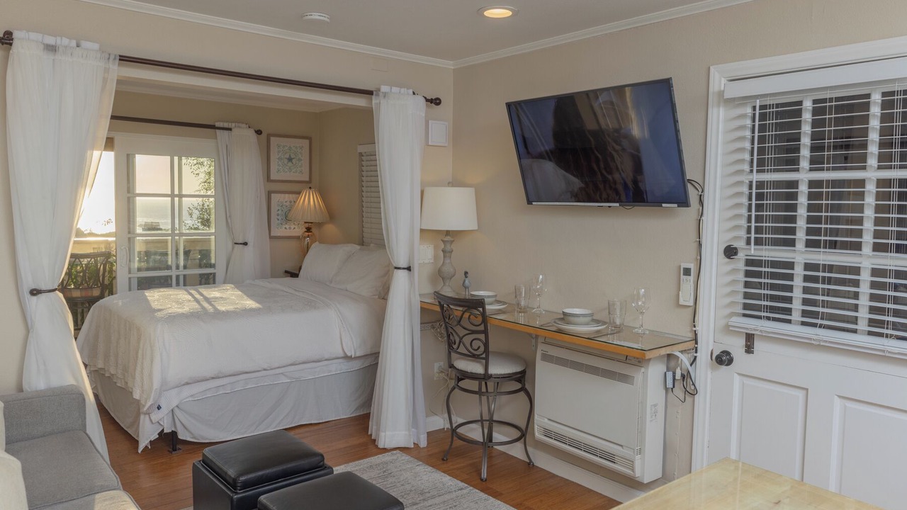 Photo of Bedroom in Laguna Beach