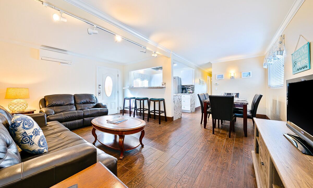 Photo of Livingroom in Ocean Beach