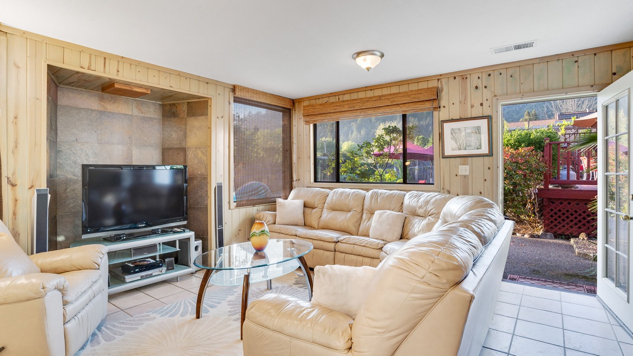 Photo of Bedroom in Guerneville
