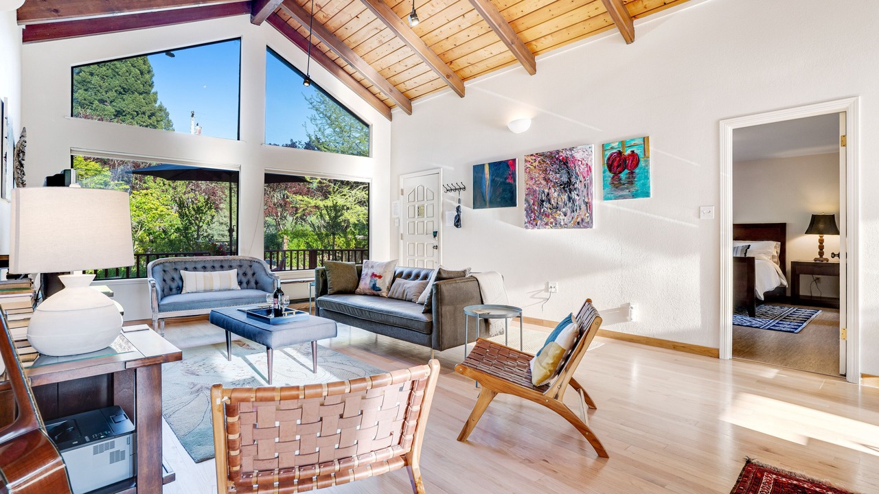 Photo of Bedroom in Guerneville