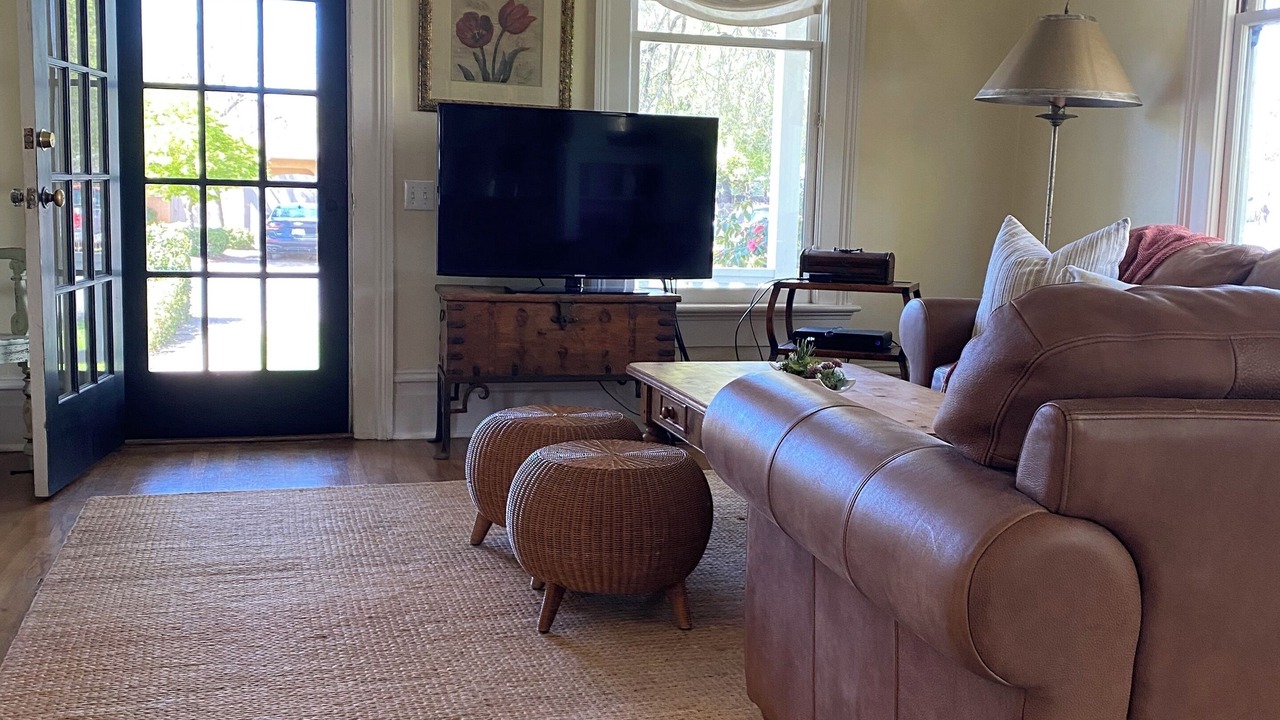 Photo of Livingroom in St. Helena