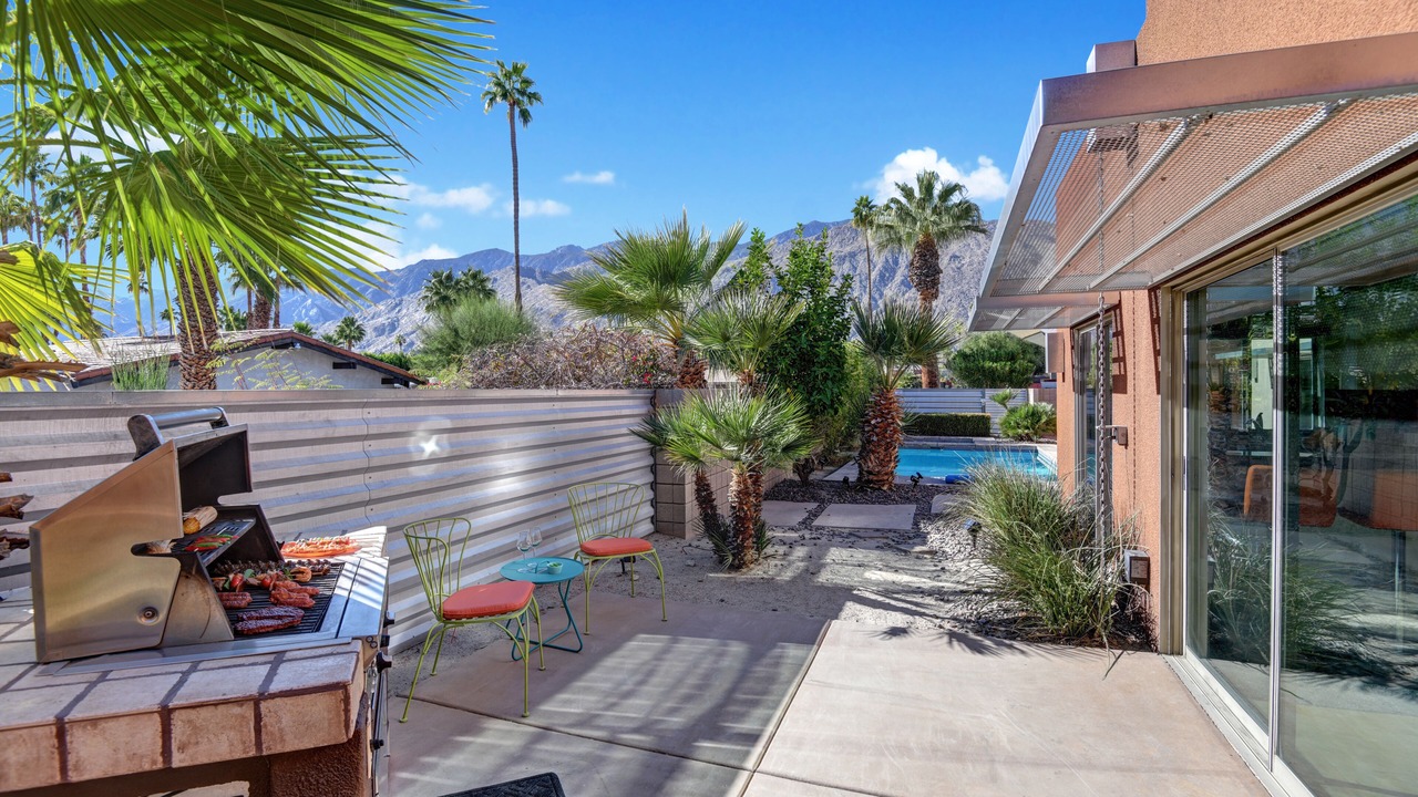 Photo of Outdoor in Warm Sands
