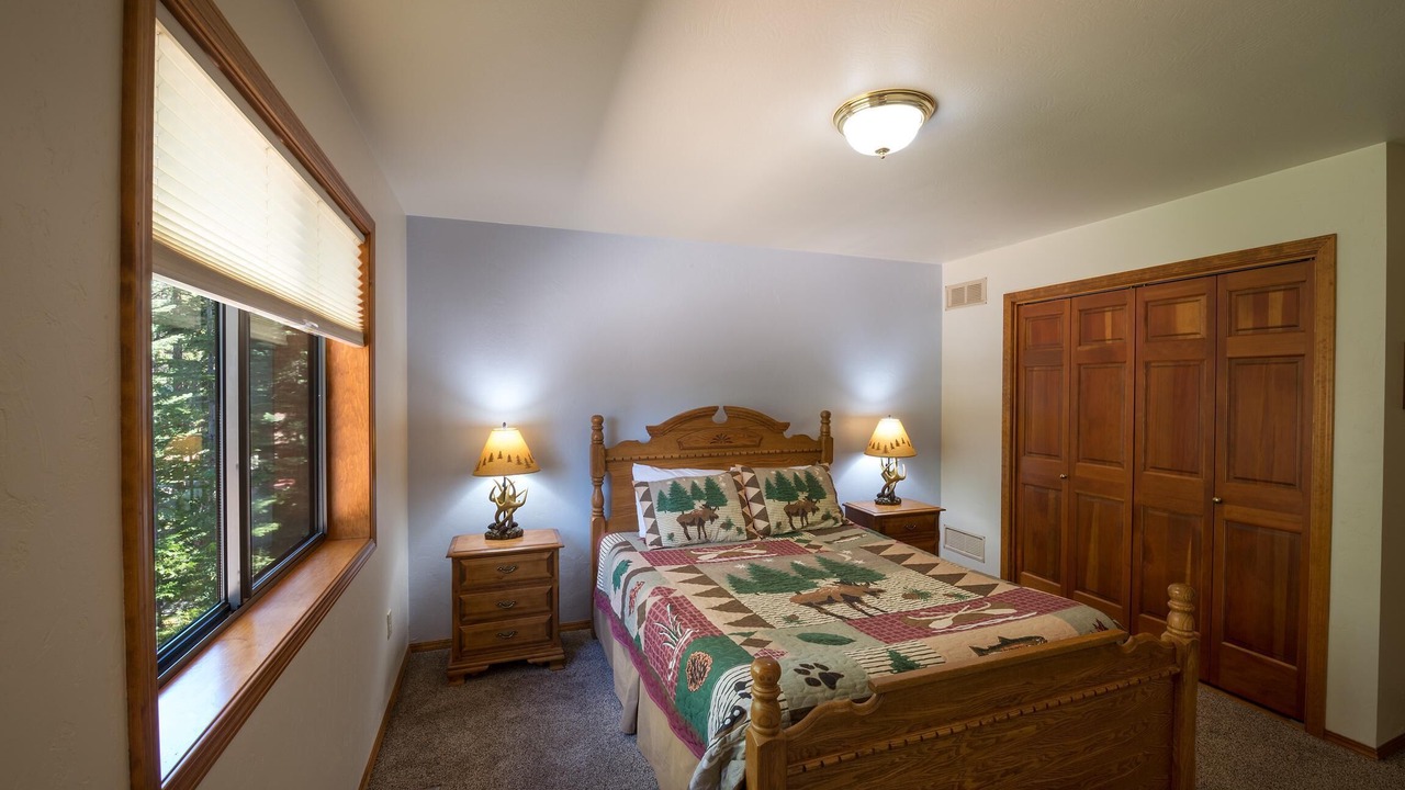Photo of Bedroom in Yosemite National Park
