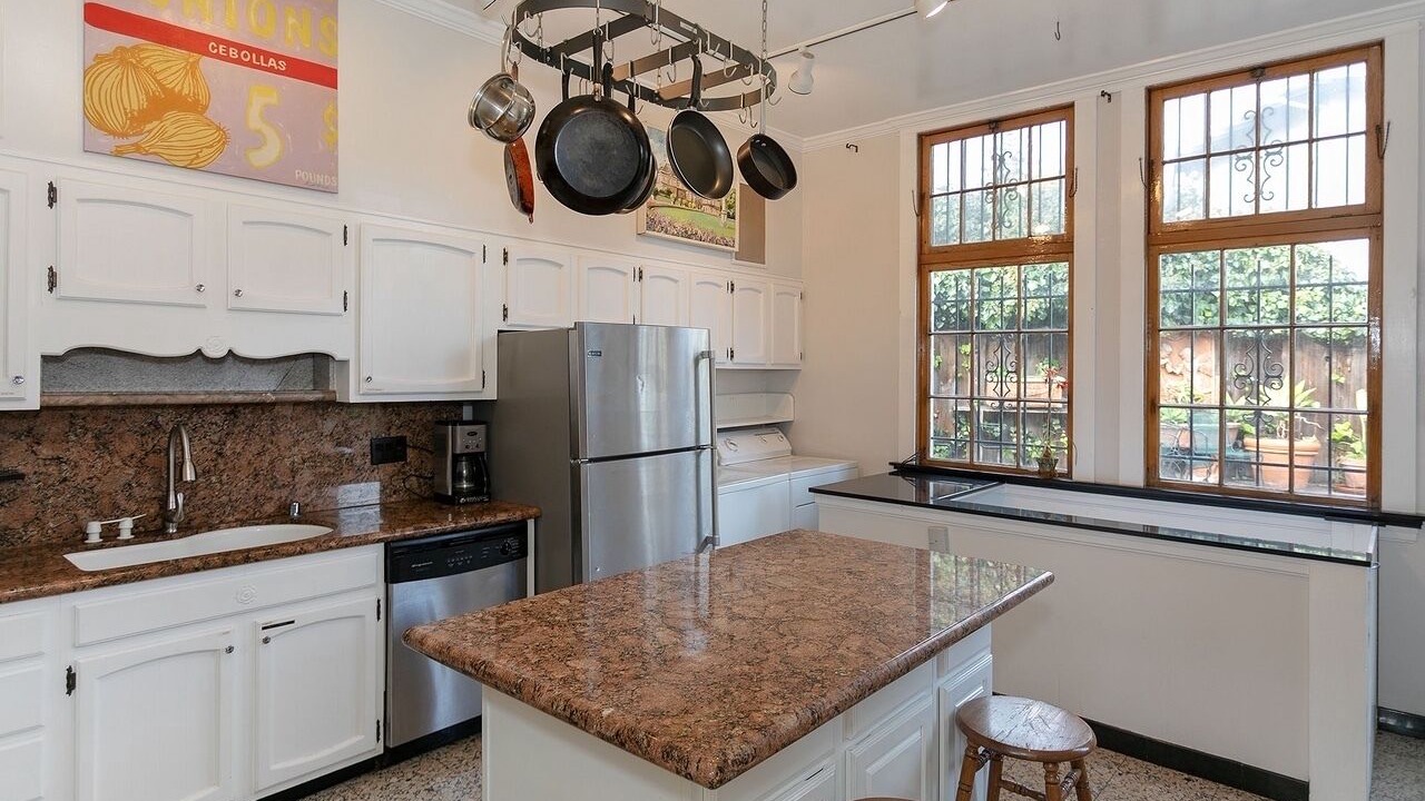 Photo of Kitchen in Lakeshore