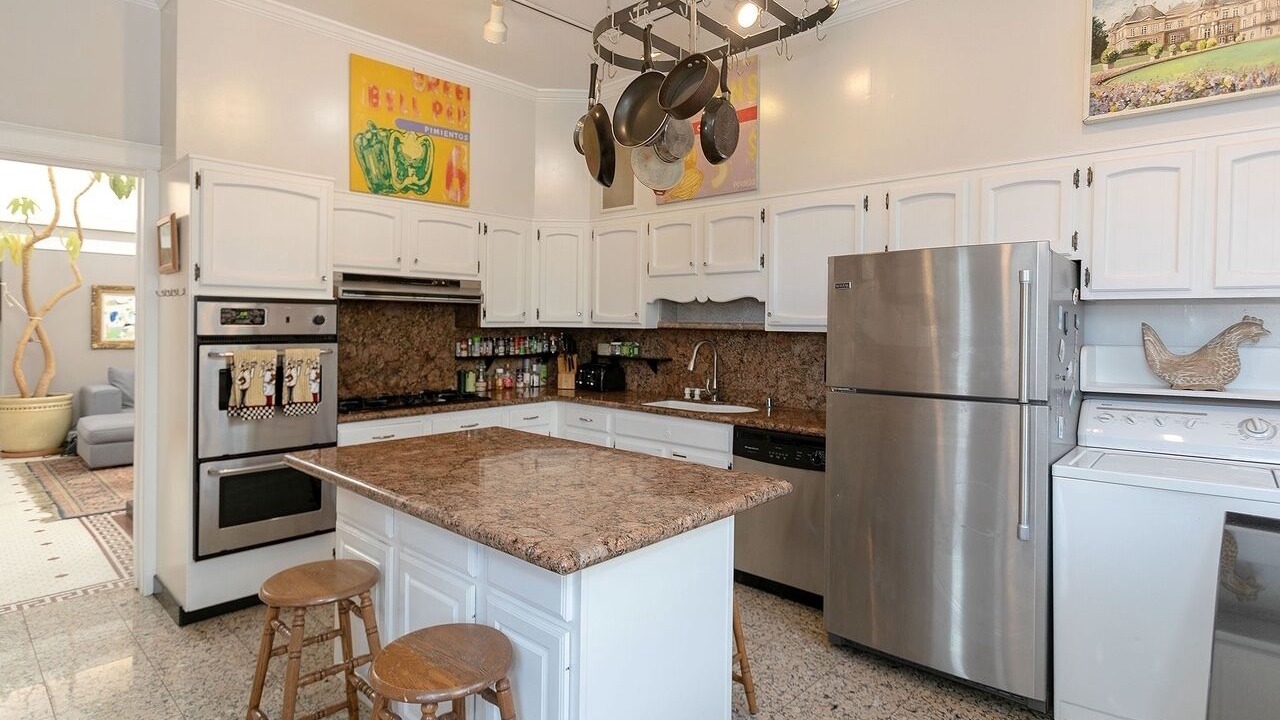 Photo of Kitchen in Lakeshore