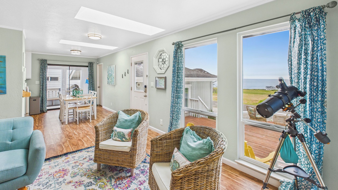 Photo of Livingroom in Shelter Cove