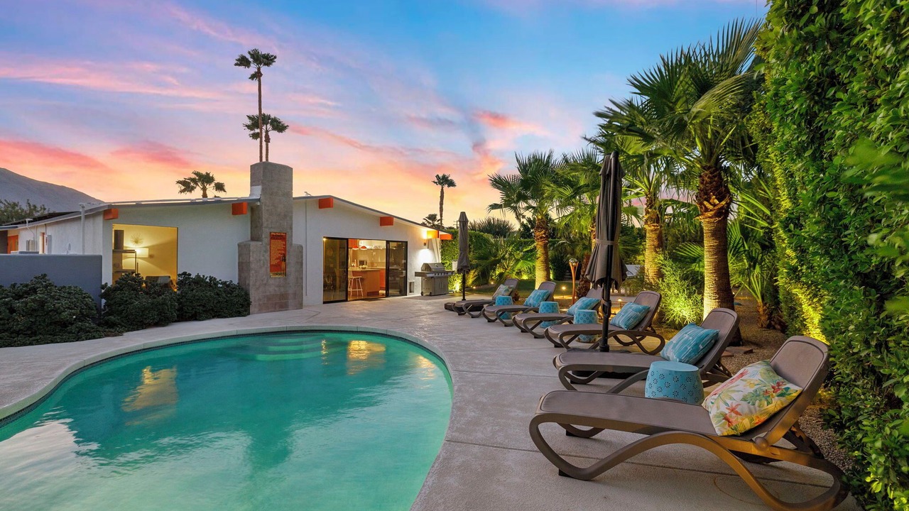 Photo of Outdoor in Racquet Club Estates