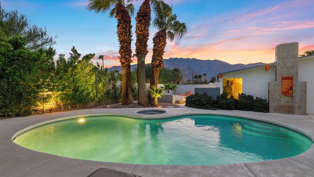 Photo of Outdoor in Racquet Club Estates