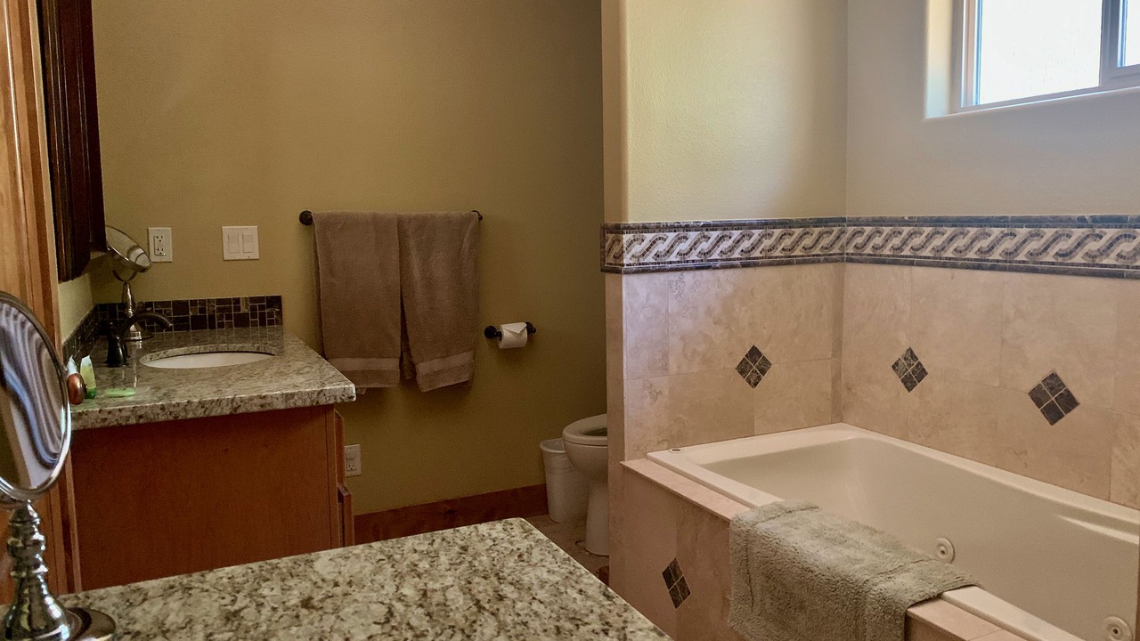 Photo of Bathroom in Pioneer Trail