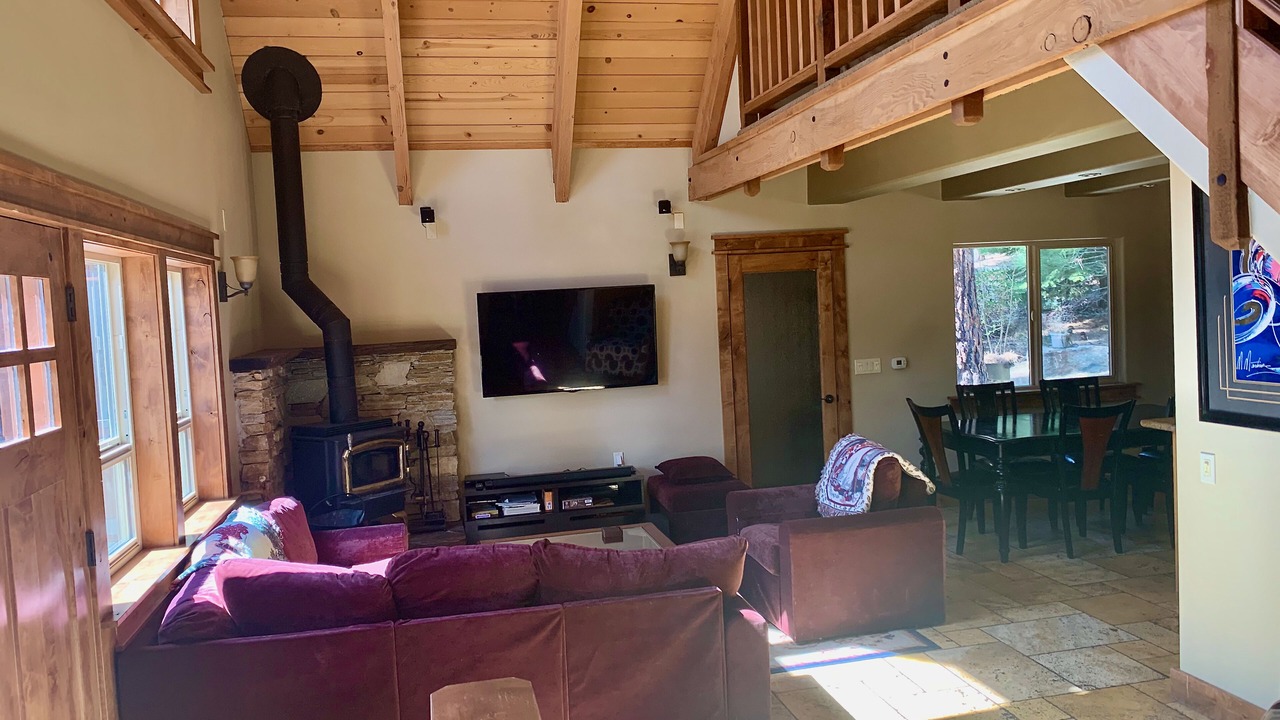Photo of Livingroom in Pioneer Trail