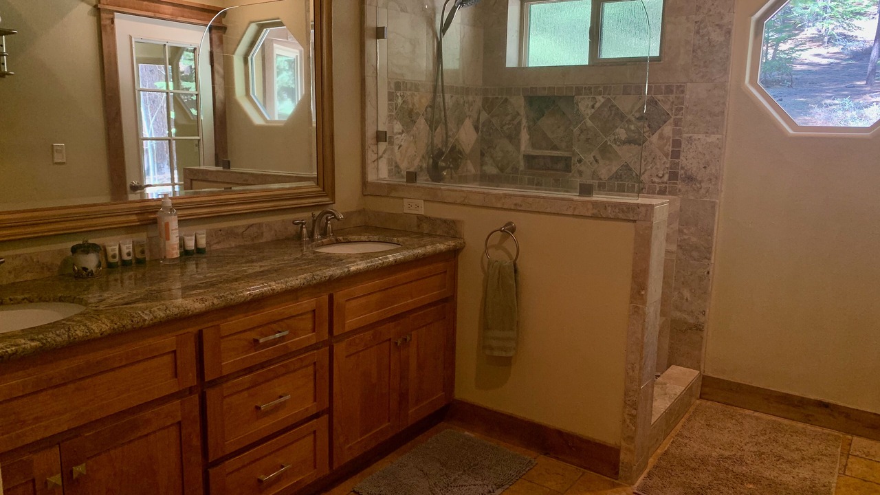 Photo of Bathroom in Pioneer Trail