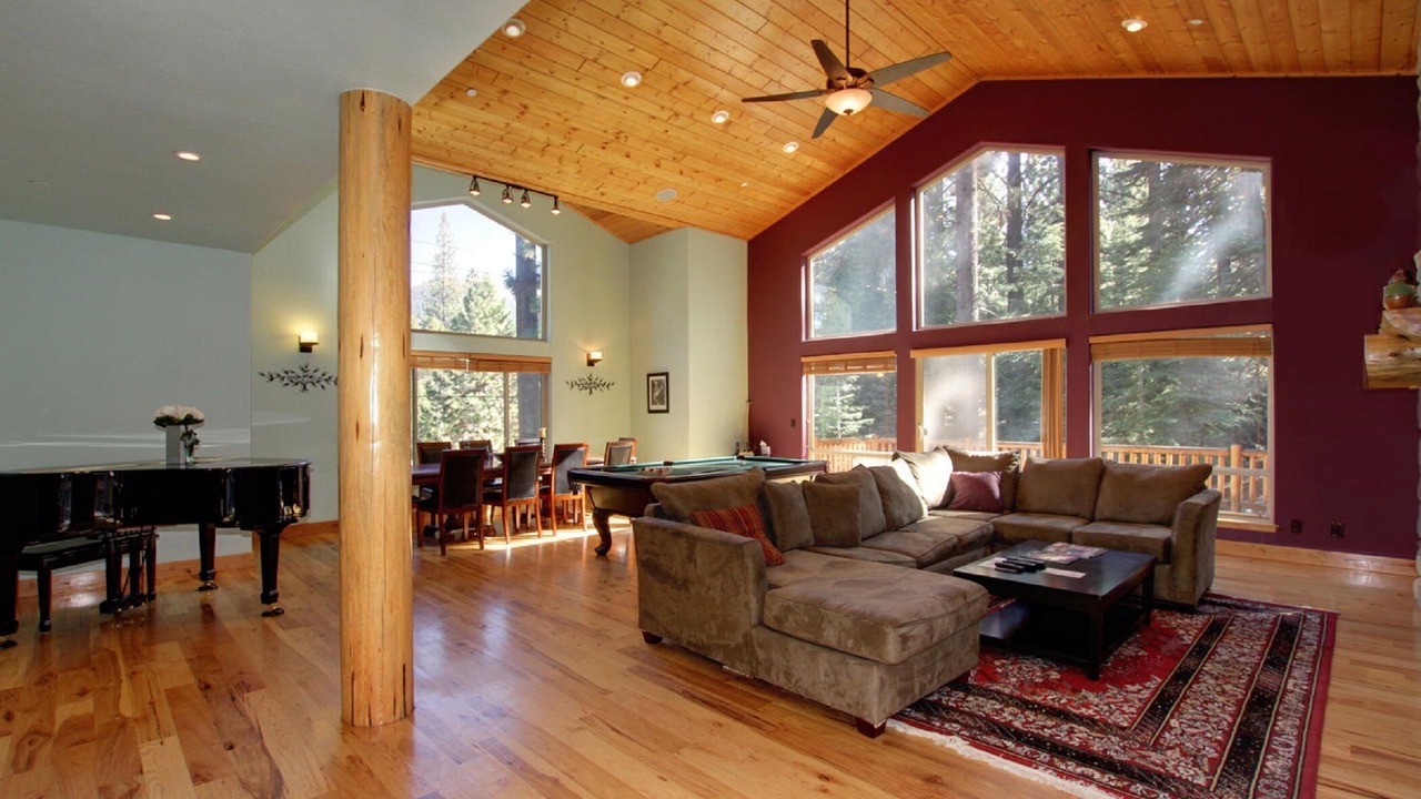Photo of Livingroom in Pioneer Trail