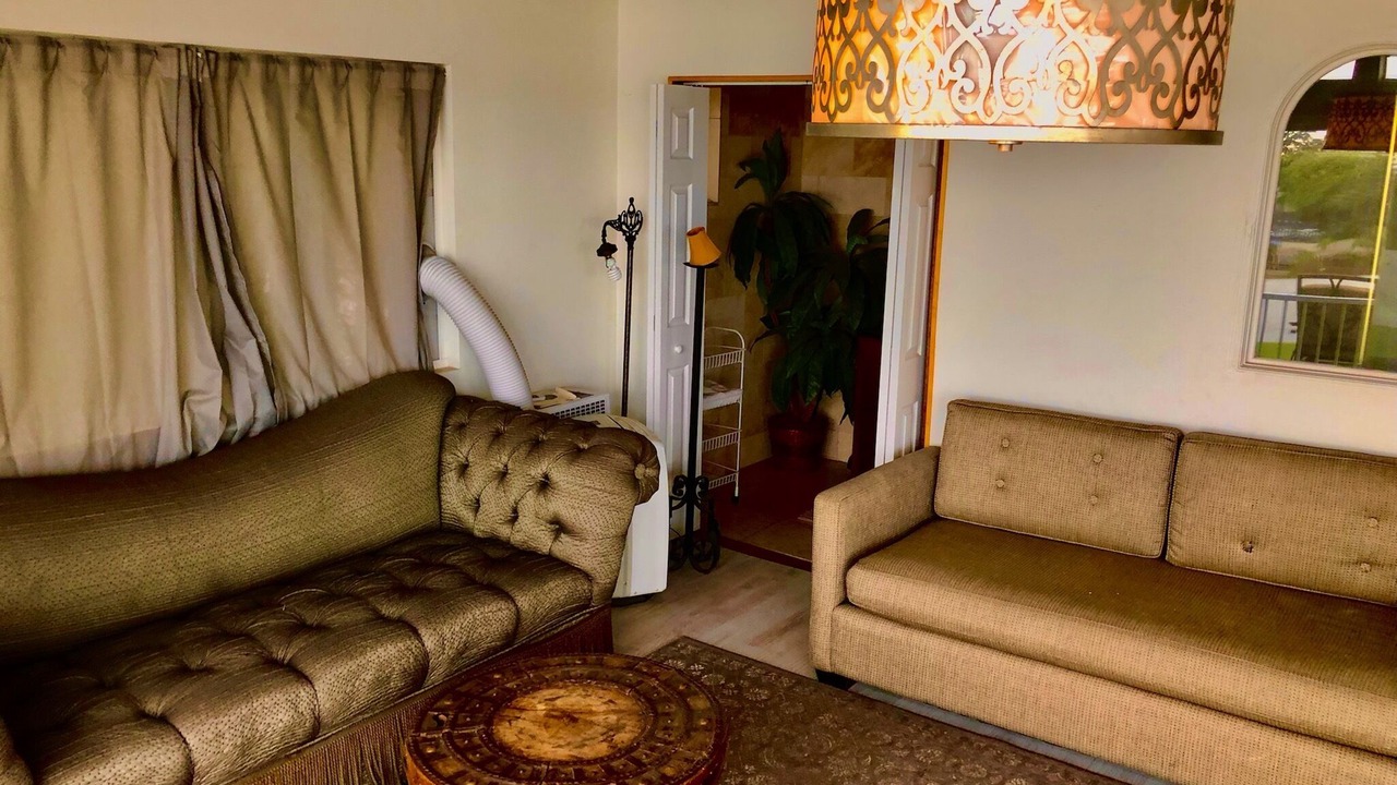 Photo of Livingroom in Hollywood Heights