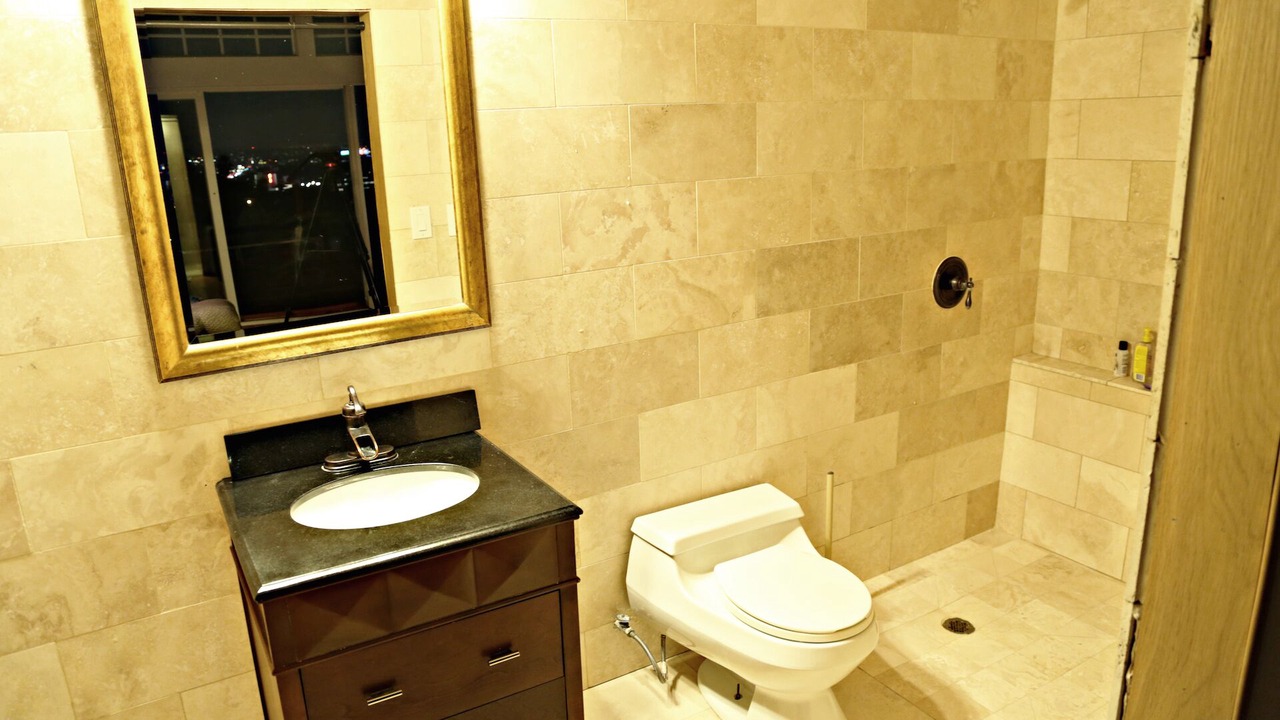 Photo of Bathroom in Hollywood Heights