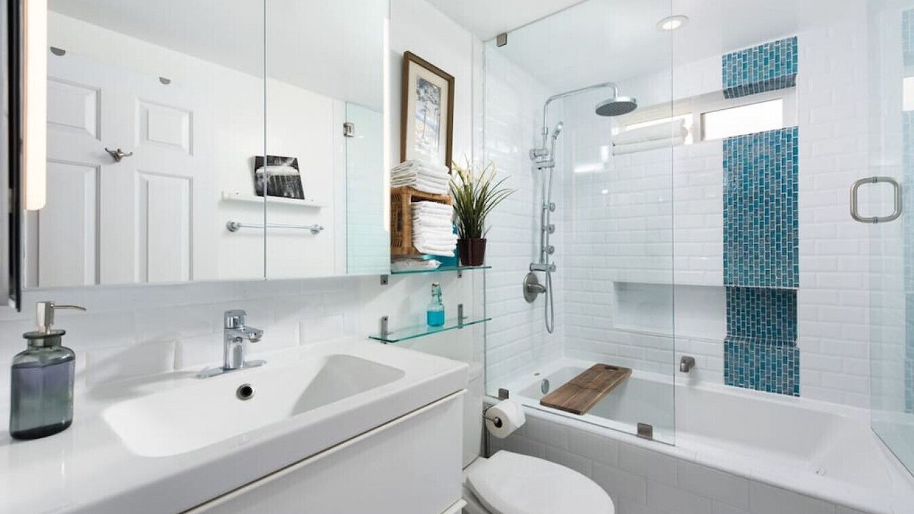 Photo of Bathroom in Lantern District