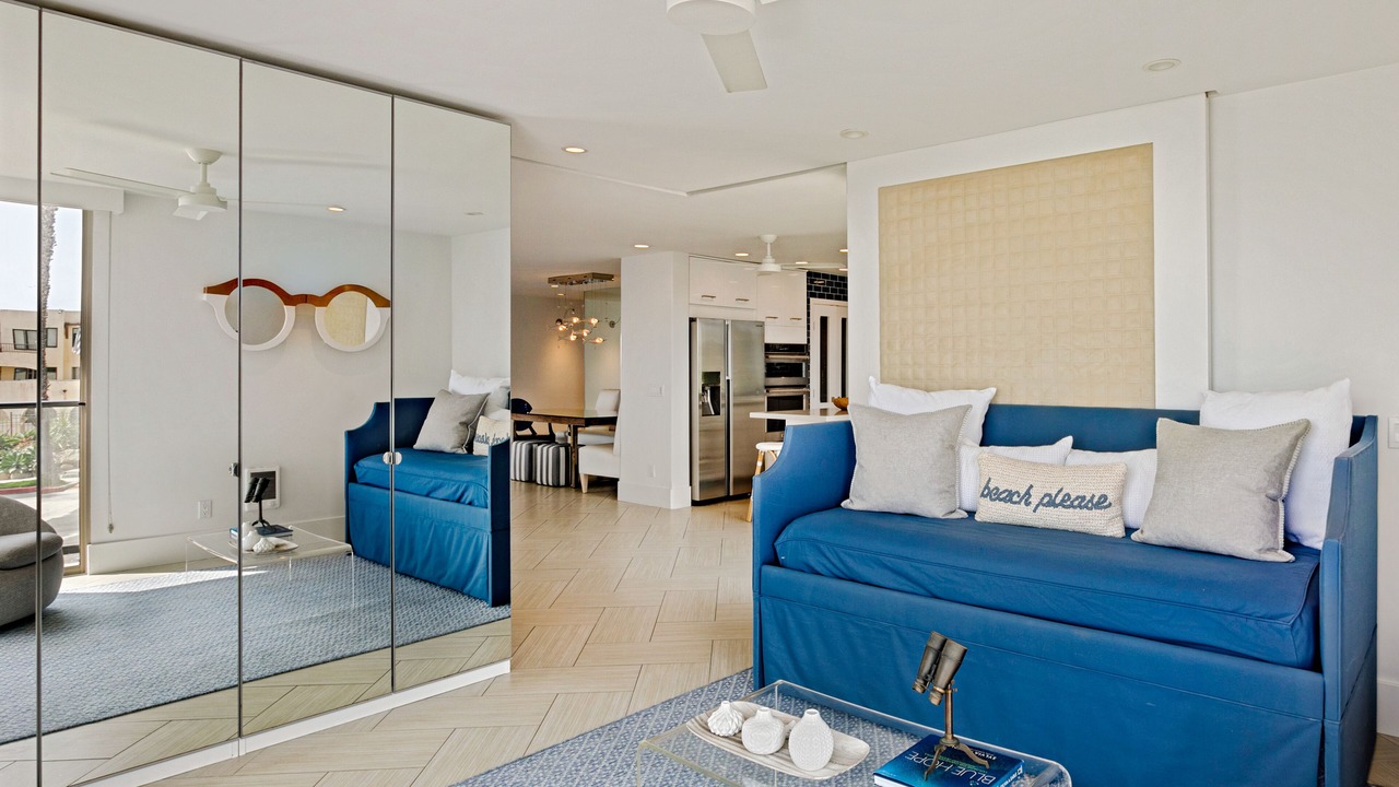 Photo of Livingroom in Village of La Jolla