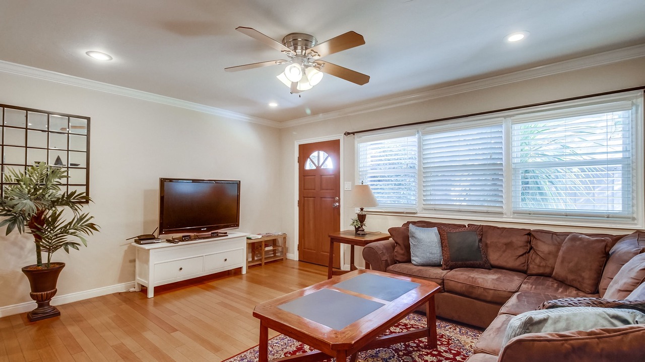 Photo of Livingroom in Burlingame